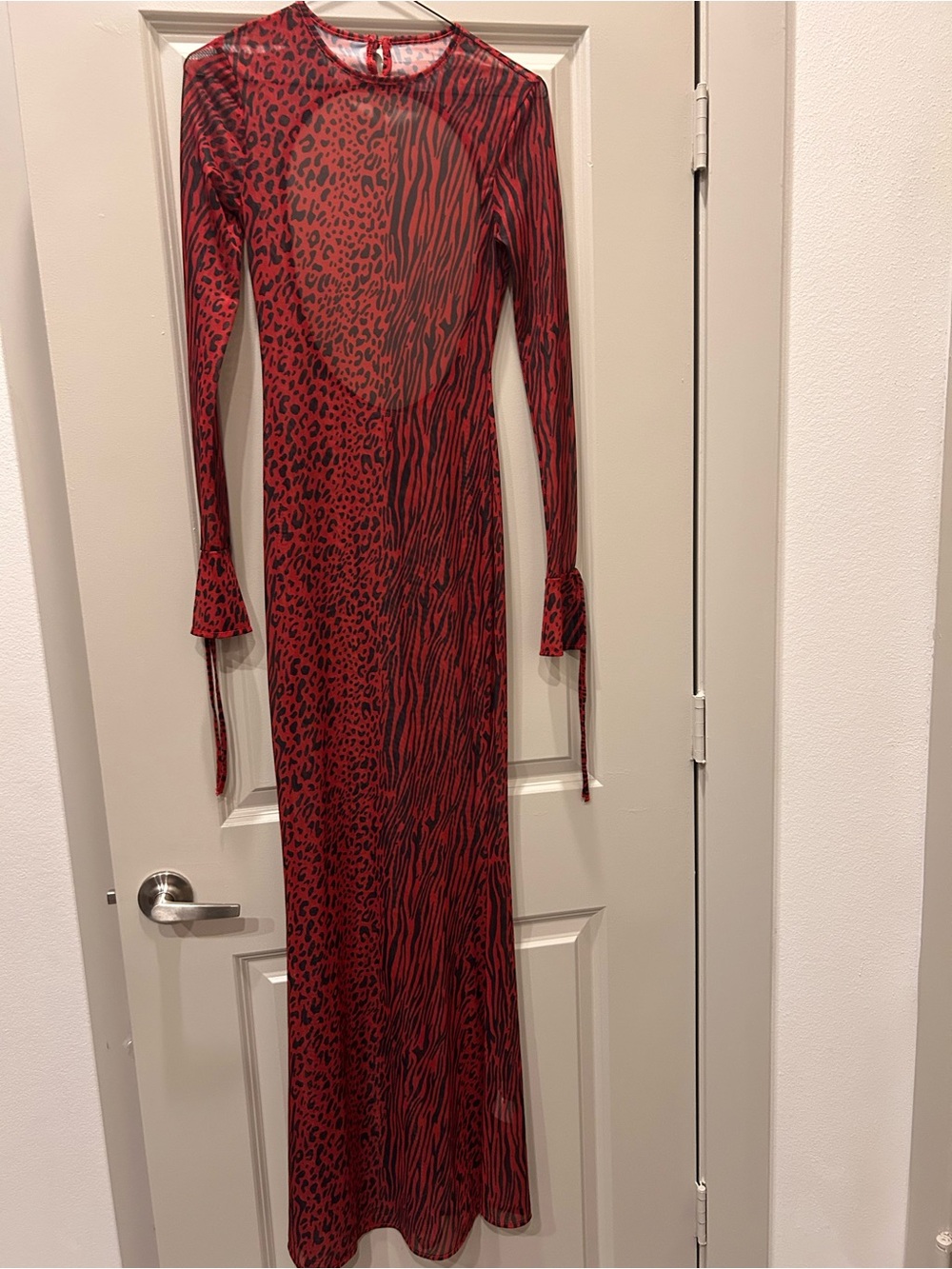 Source Unknown Red and Black Long Sleeve Animal-Print Maxi Dress